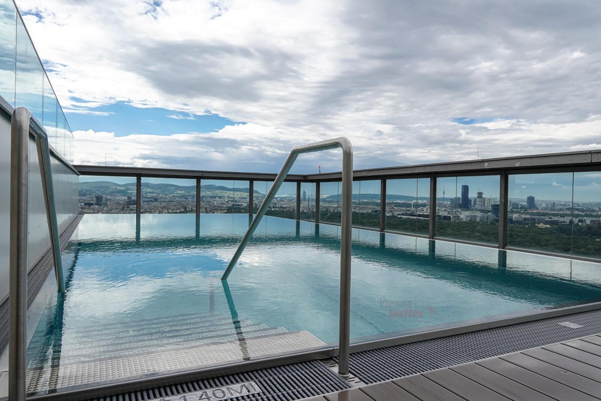 Triiiple 7heaven - Amazing View On Floor With Rooftop Pool Apartamento Viena